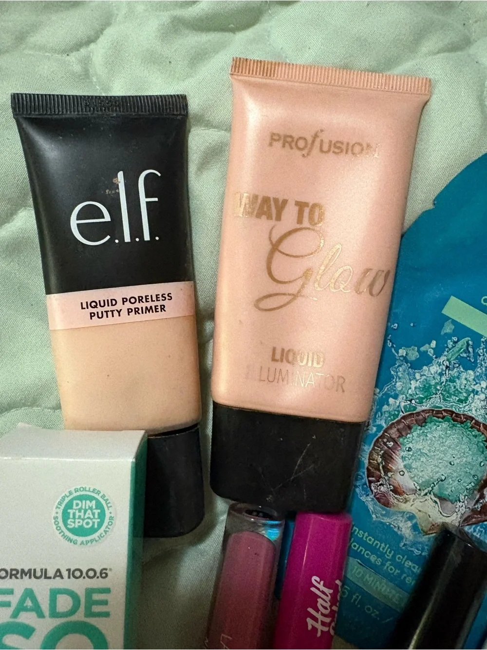 Women’s HUGE lot of makeup and accessories 27 pieces!!